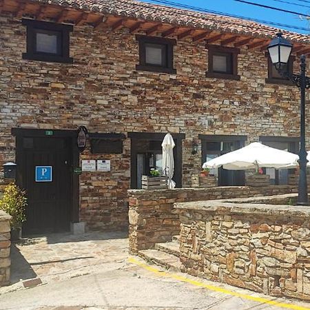 Posada De Serrada Serrada de la Fuente Ngoại thất bức ảnh