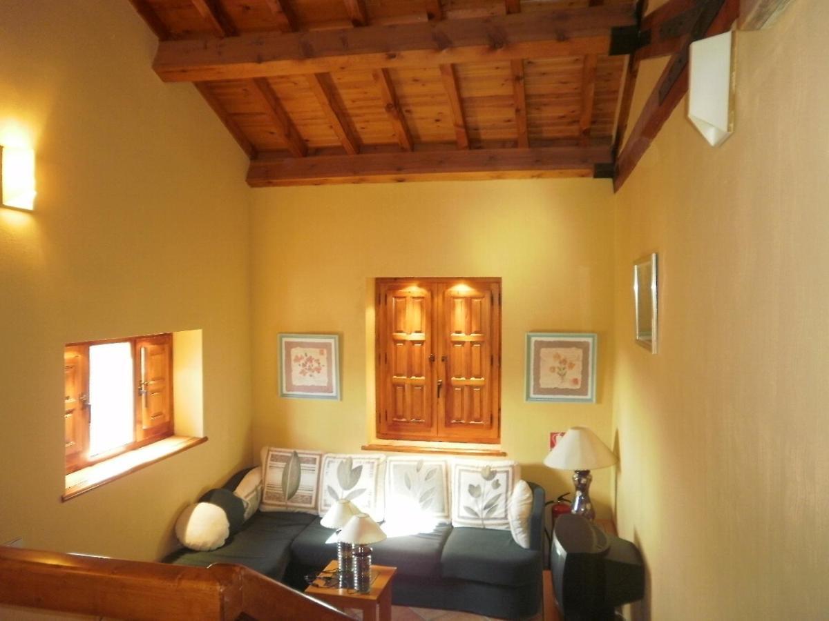 Posada De Serrada Serrada de la Fuente Ngoại thất bức ảnh