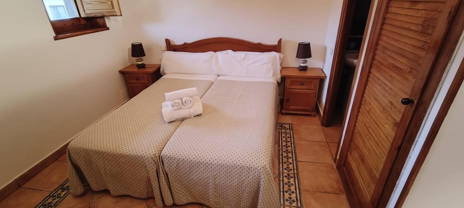 Posada De Serrada Serrada de la Fuente Ngoại thất bức ảnh