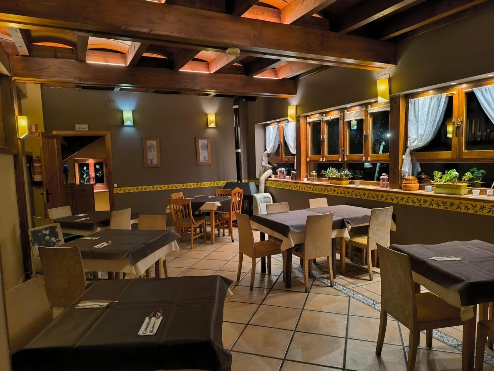 Posada De Serrada Serrada de la Fuente Ngoại thất bức ảnh